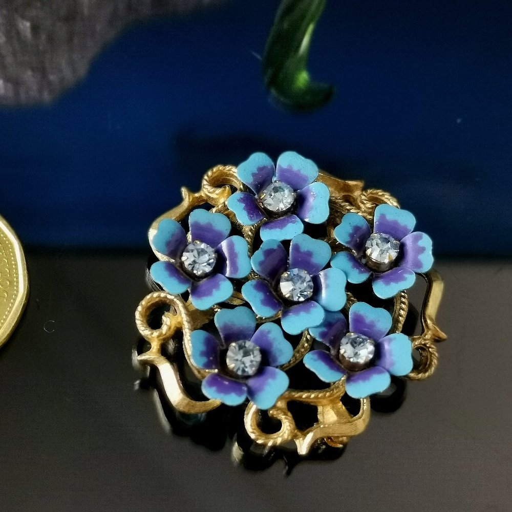 Vintage 1970 Avon Blue Forget-me-Not flower Brooch Pin/Pendent  (Book Piece)